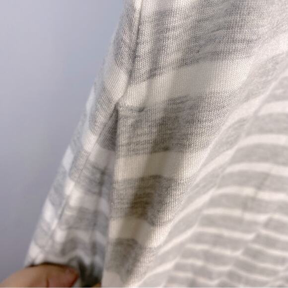 Athleta Casual Knit Mini Dress Short Sleeves V-Neck Stripes Gray White XS - Picture 7 of 14